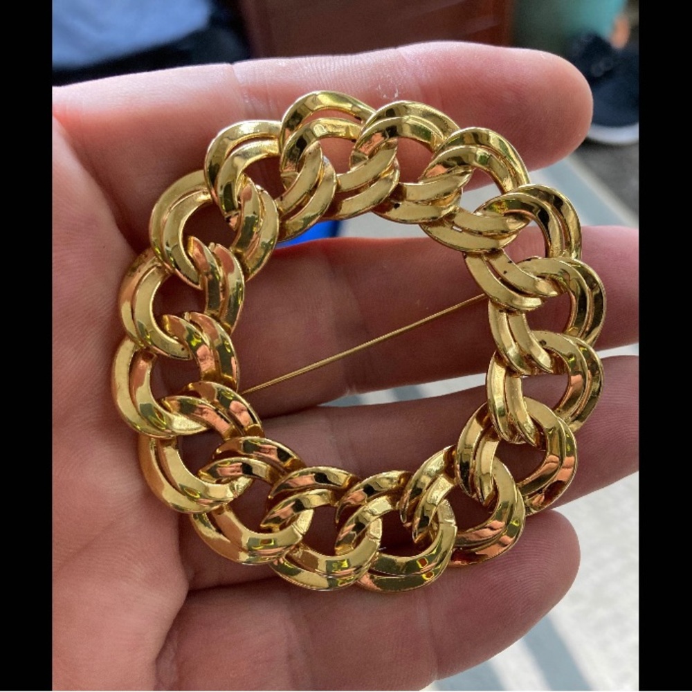 Monet GoldTone Double Curb Chain GucciStyle Brooch Pin
